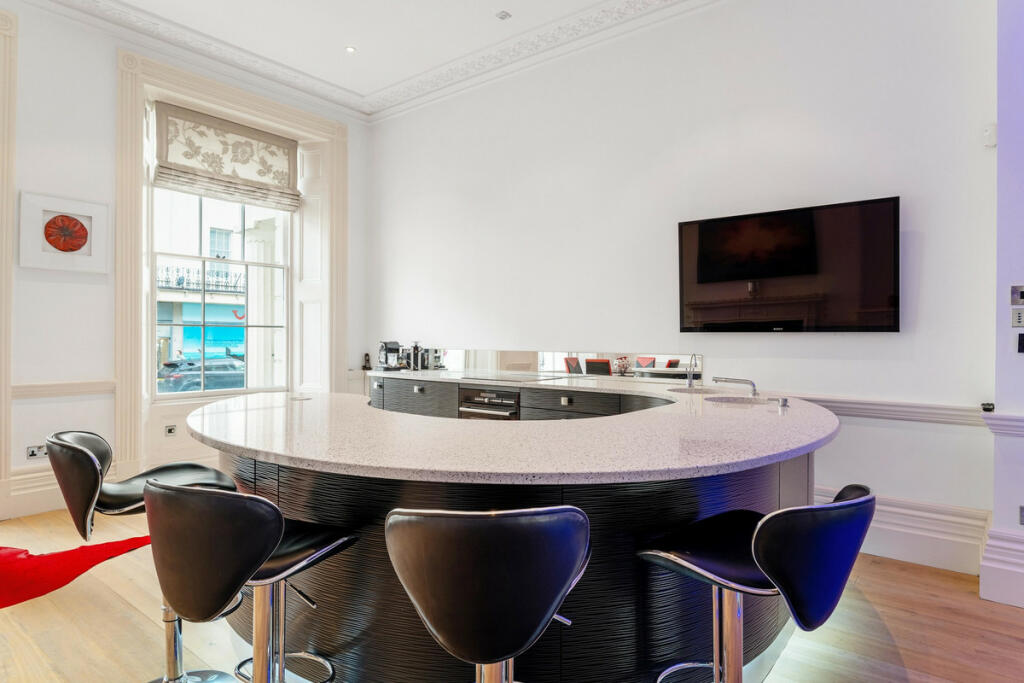 Additional image 35 of Parade, Leamington Spa, Warwickshire CV32 4DG