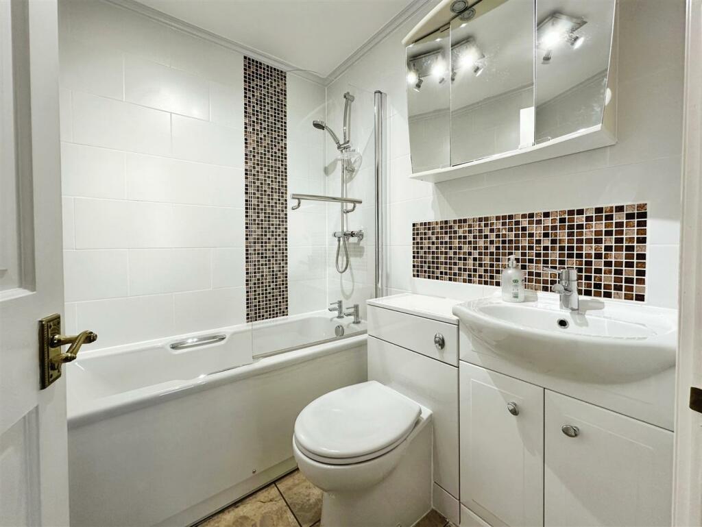 Additional image 15 of Russell Terrace, Leamington Spa