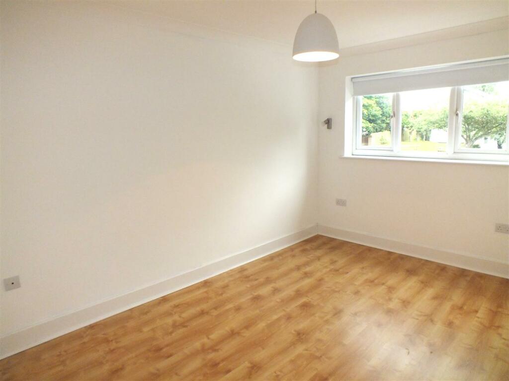 Additional image 23 of Cornwallis Avenue, Folkestone