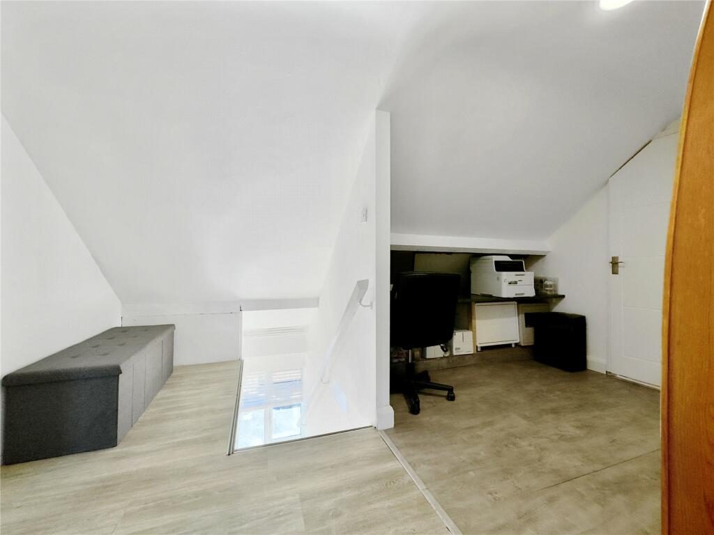 Additional image 13 of Hillside, Farningham, Kent, DA4