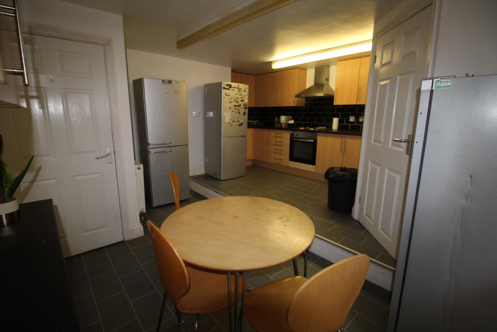 Additional image 4 of ROOM 20, KENT HOUSE, CLARENDON PLACE,