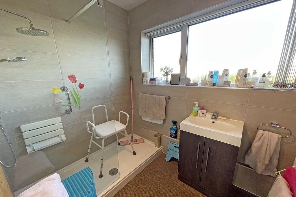 Additional image 9 of Holmes Road, Whitnash, Leamington Spa