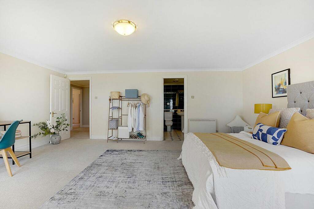 Additional image 13 of Marine Point CT20 2TX