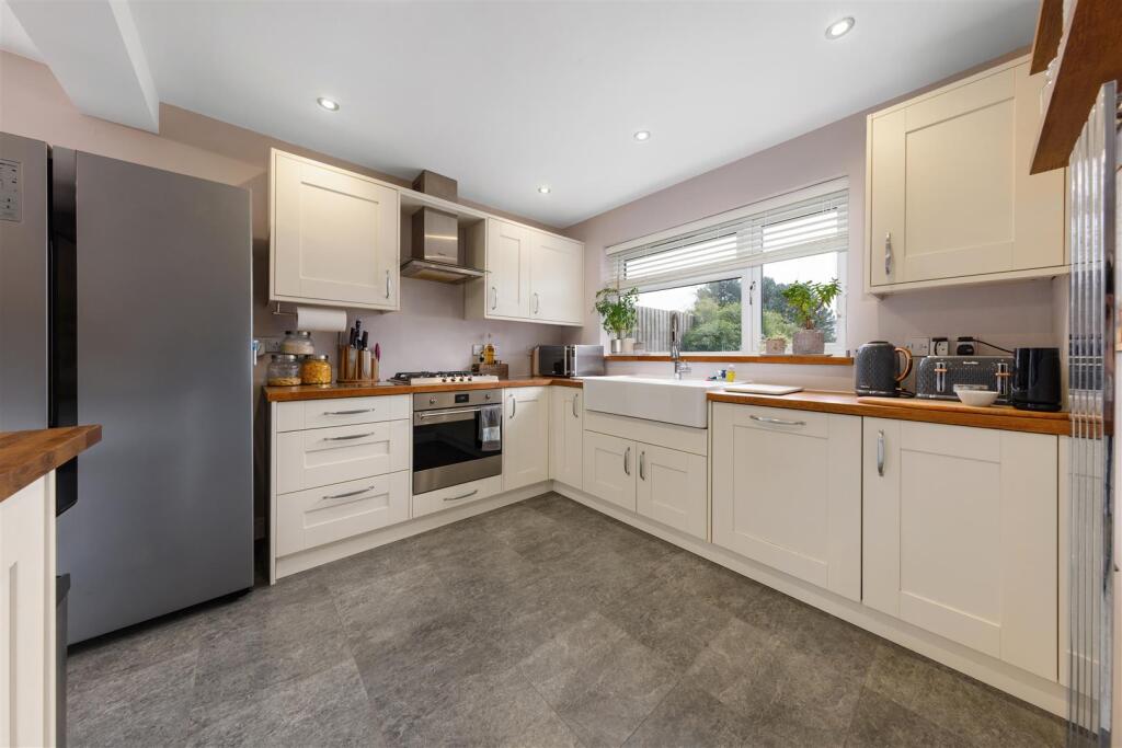 Additional image 4 of Oakwood Grove, Warwick