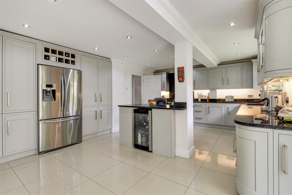 Additional image 4 of Cob Drive, Shorne,
