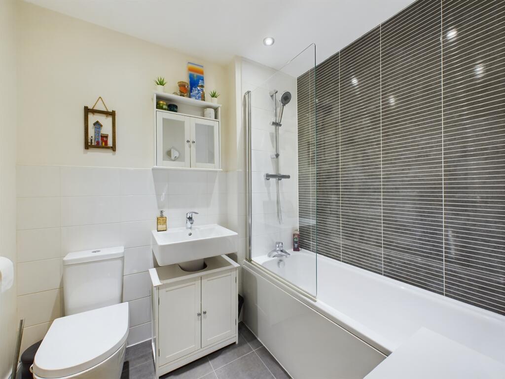 Additional image 10 of Earls Drive, Stenson Fields