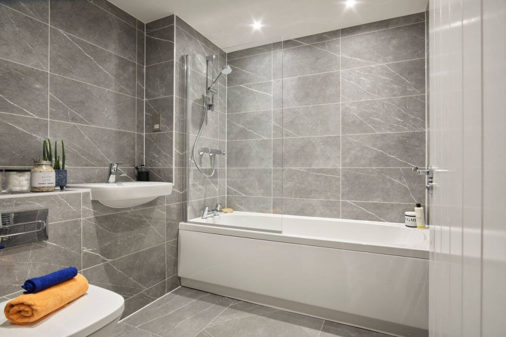 Additional image 9 of Whiting Avenue, Greenhithe, Kent, 
DA9 9YW.