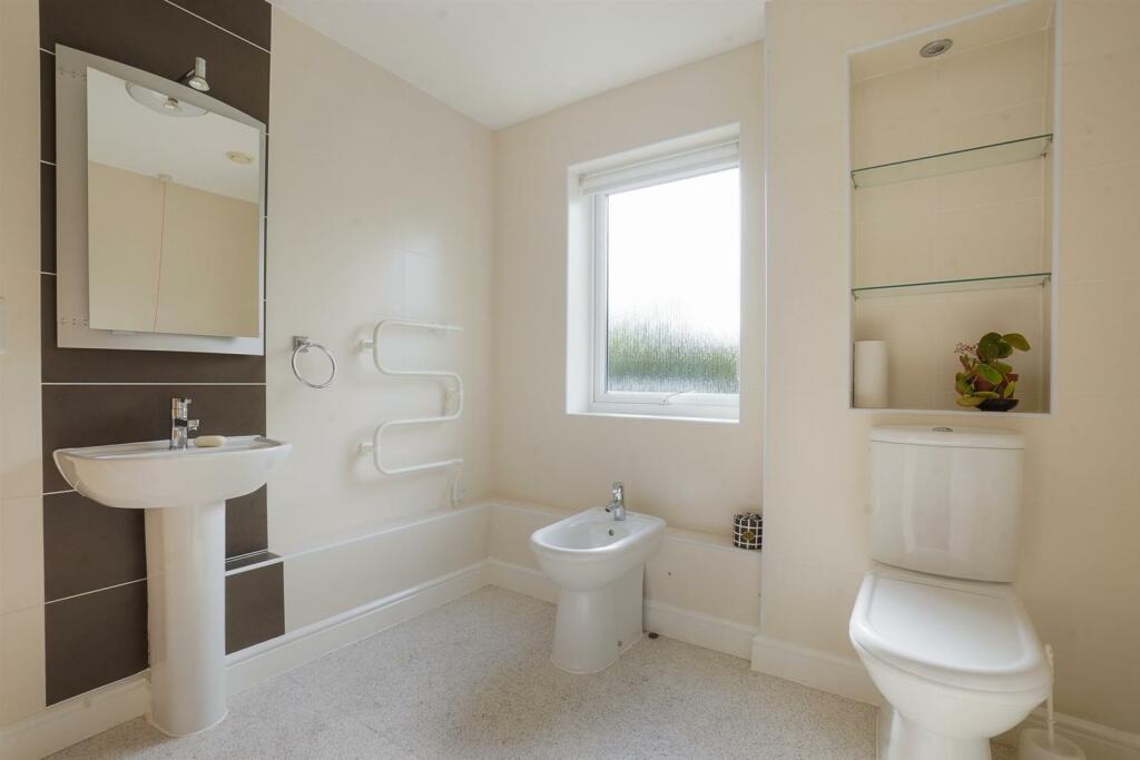 Additional image 10 of Main Street, Tiddington