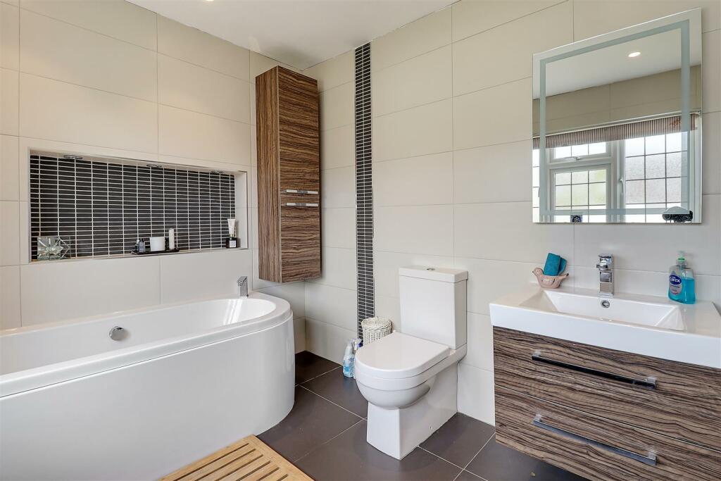 Additional image 25 of Cob Drive, Shorne,