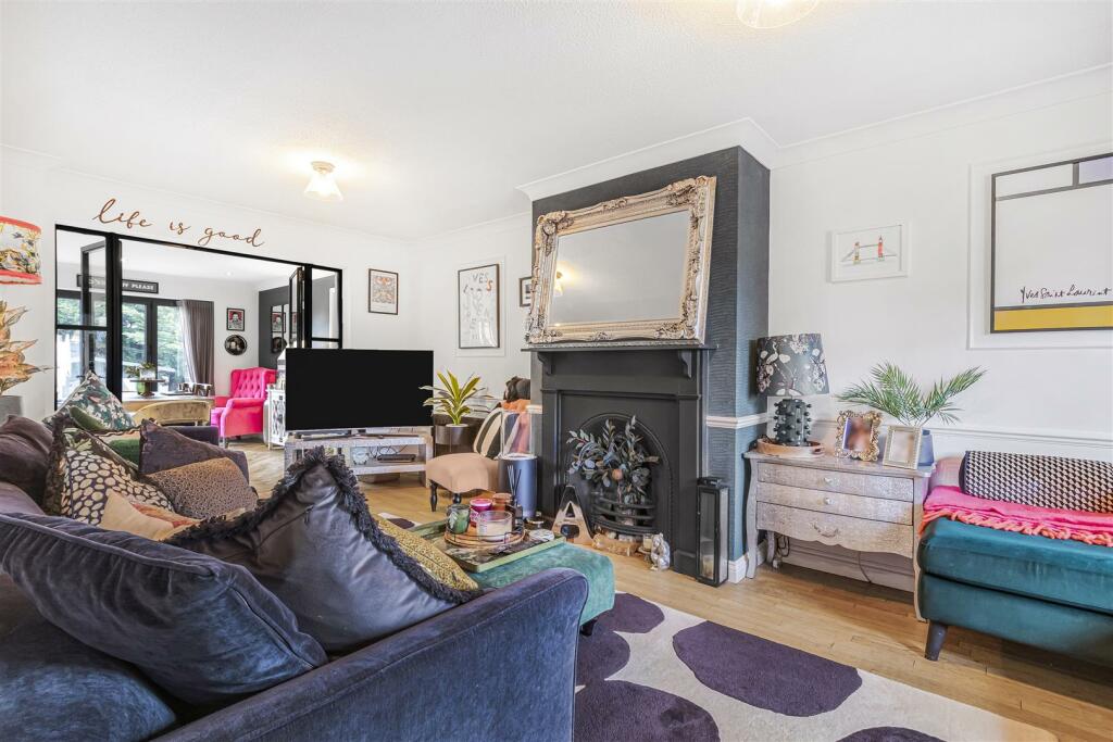 Additional image 3 of Worcester Close, Istead Rise