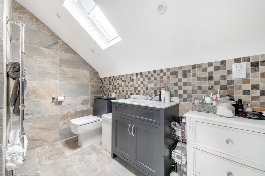 Additional image 30 of Avenue Road, Kent