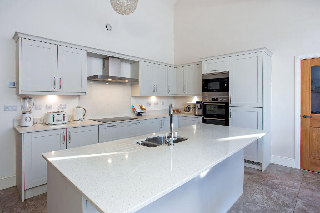 Additional image 4 of Winter Close, Loxley, CV35