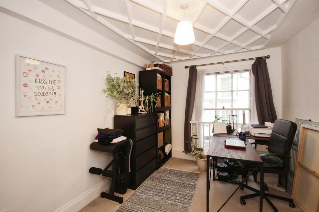 Additional image 10 of Neville Court, Jury Street, Warwick