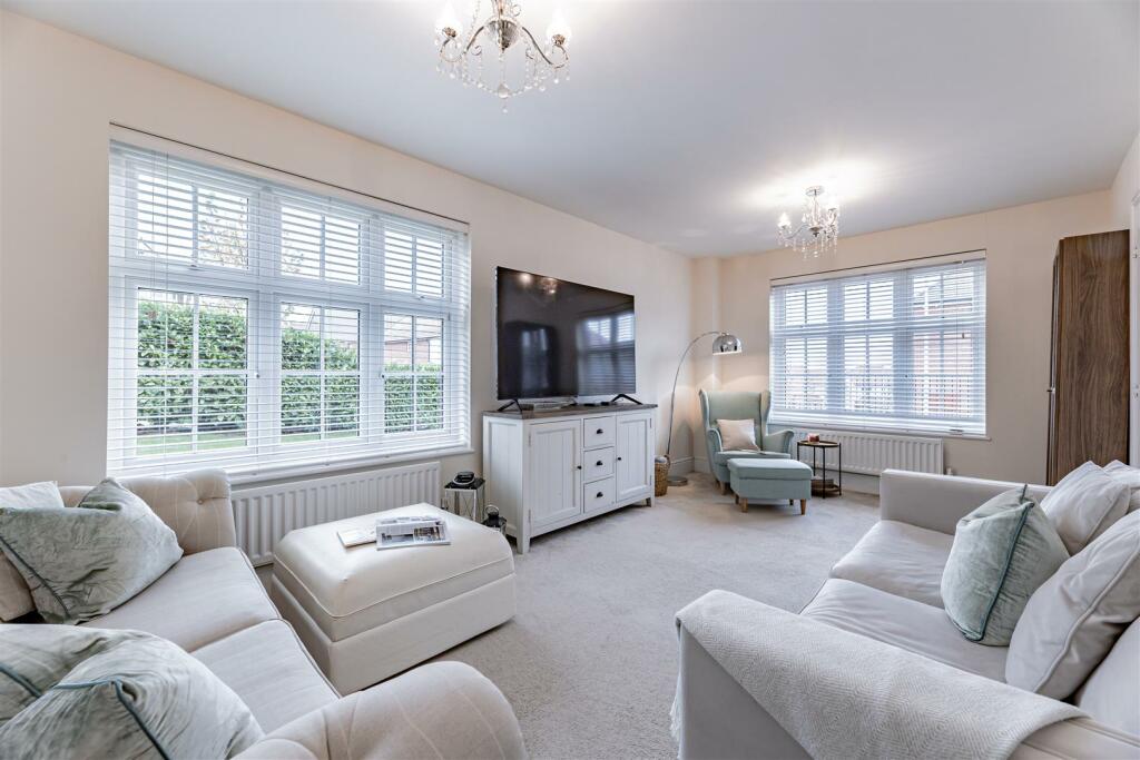 Additional image 3 of Immaculate detached Redrow property on prized cul-de-sac