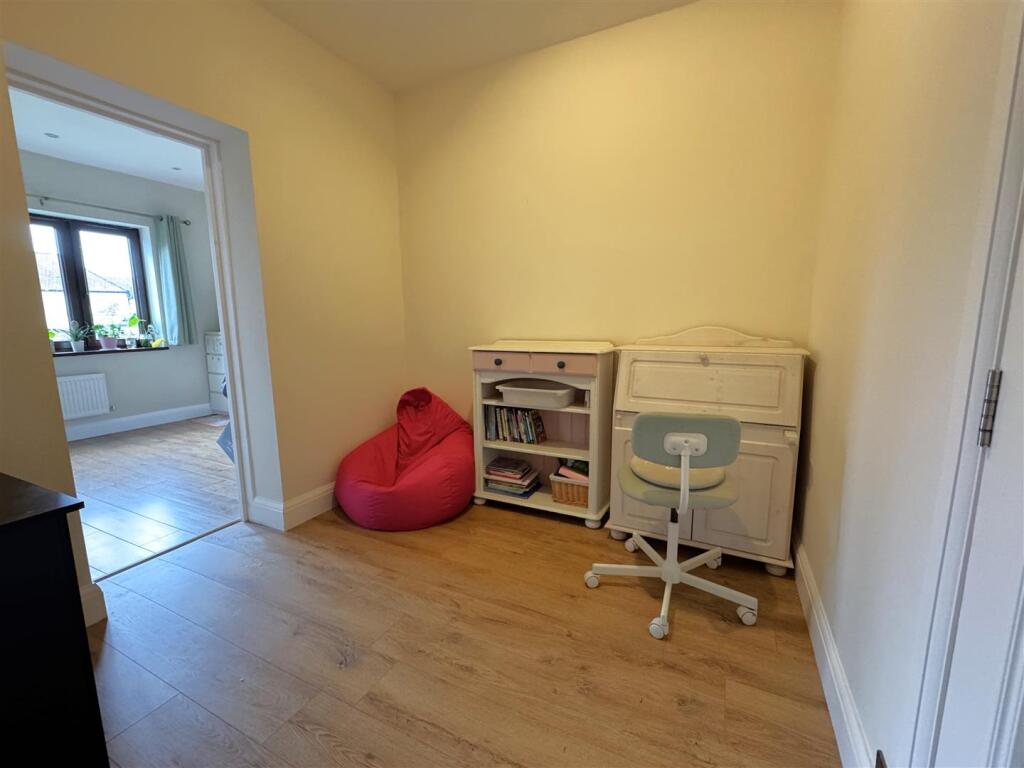 Additional image 15 of Danson Crescent, Welling