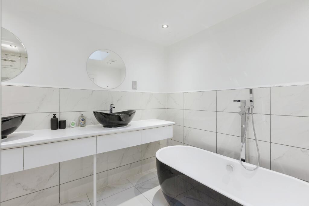 Additional image 14 of Woodland Close, Longfield, Kent, DA3