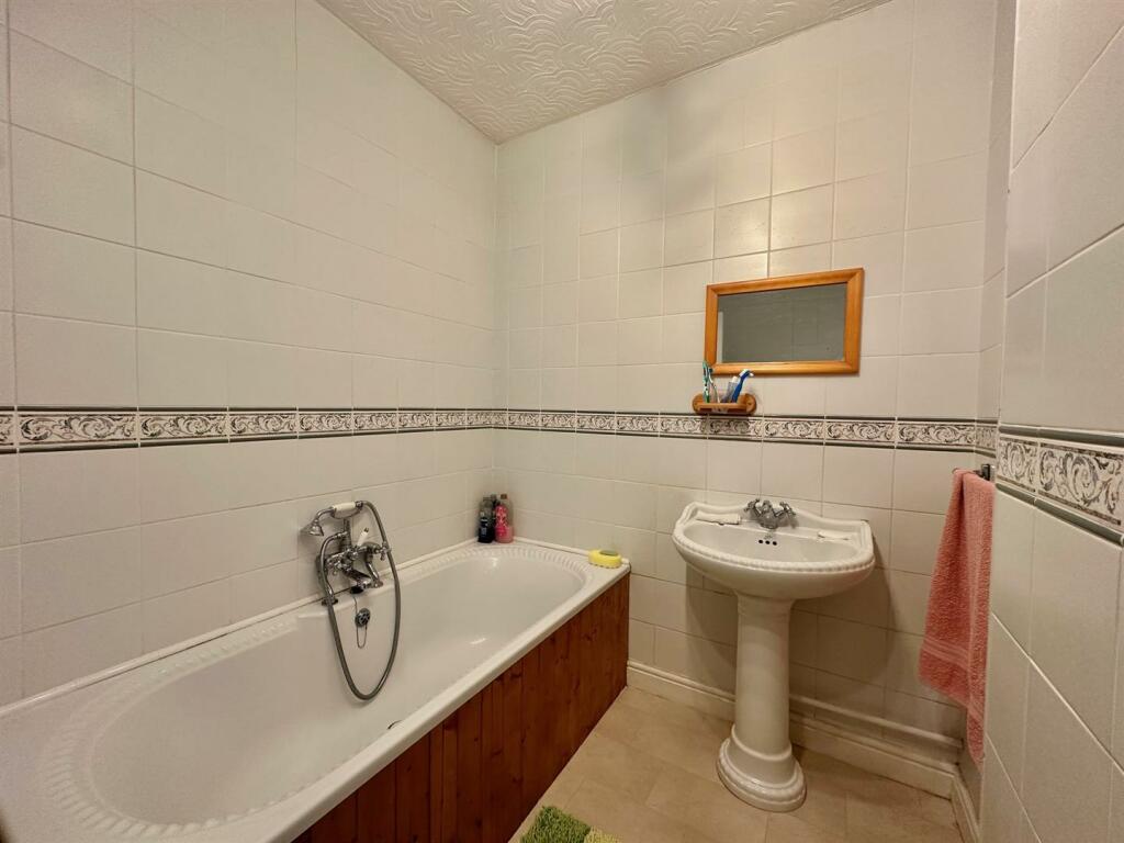 Additional image 20 of Crewe Road, Willaston, Cheshire