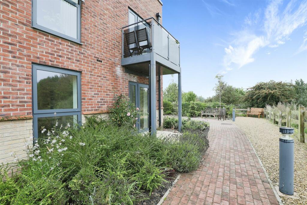 Additional image 10 of Harvard Place, Stratford-Upon-Avon, Warwickshire CV37 8GA