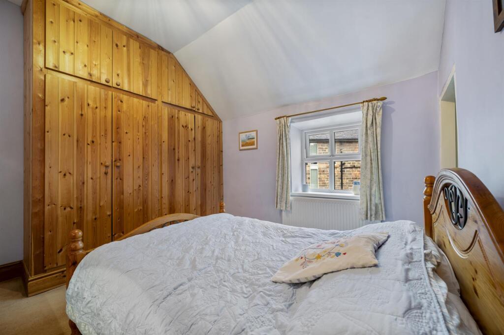 Additional image 16 of Yew Tree Hill, Holloway