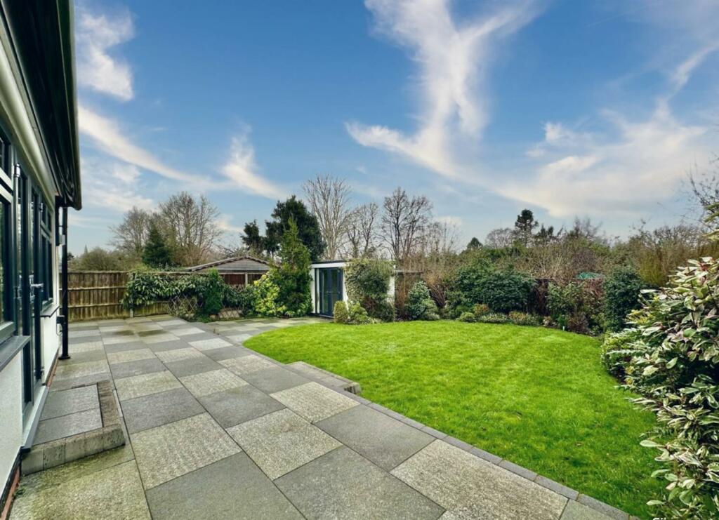 Additional image 17 of Farmer Ward Road, Kenilworth