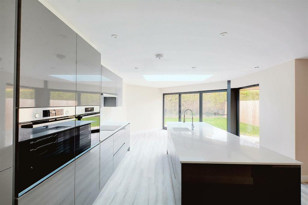 Additional image 4 of Second Avenue, Risley