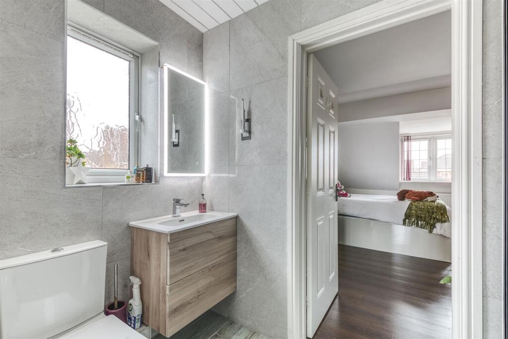 Additional image 20 of Groombridge Crescent, Heatherton Village