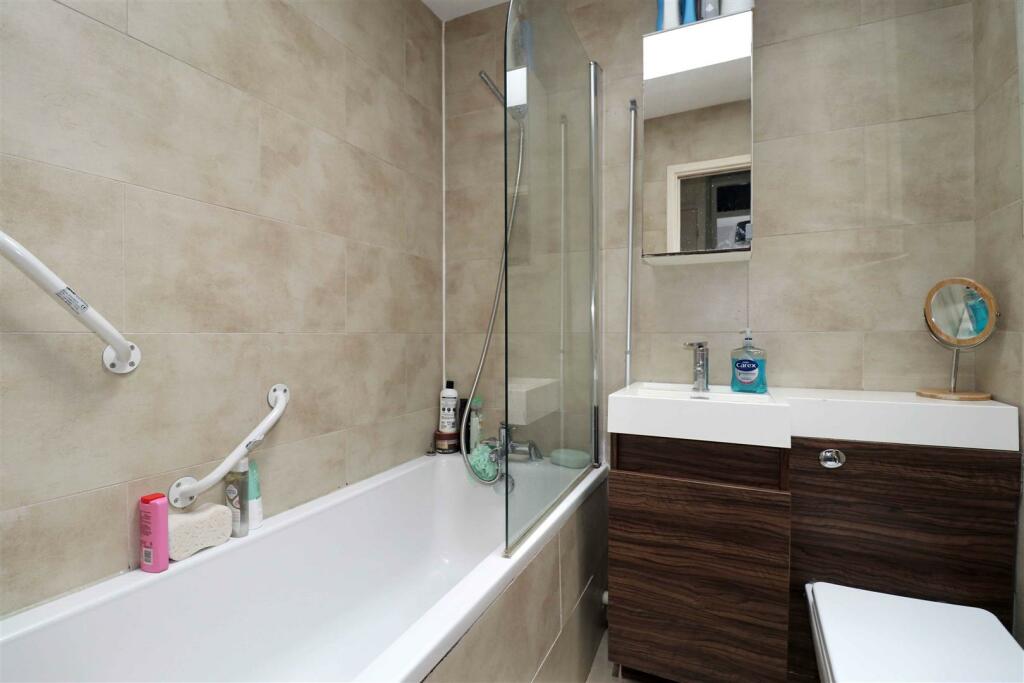 Additional image 10 of Edmondes Close, Warwick