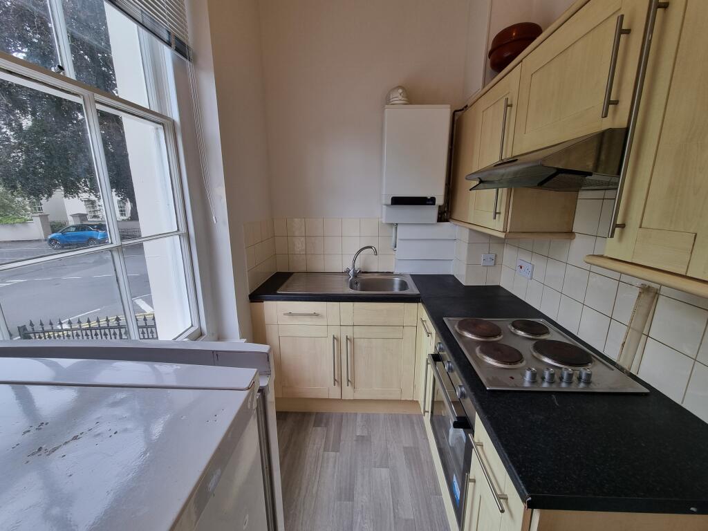 Additional image 7 of Flat 2, 4 Beauchamp Hill, Leamington Spa