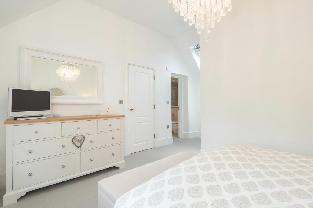 Additional image 10 of The Cedars on the Warwickshire Golf Course Estate in Leek Wootton, Kenilworth