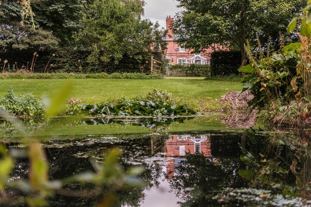 Additional image 3 of Tunstall