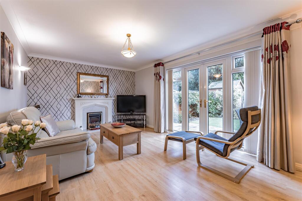 Additional image 2 of Generous semi-detached property in prized cul-de-sac