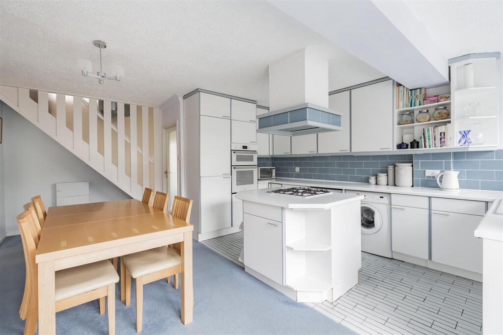 Additional image 6 of Capelands, New Ash Green