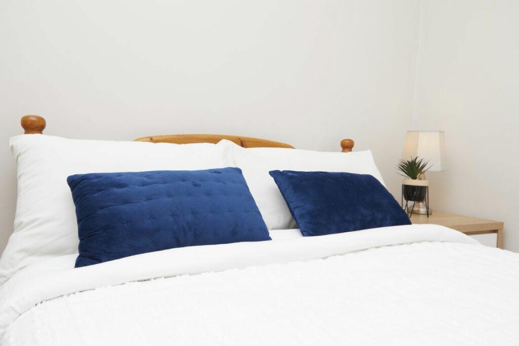 Additional image 40 of Stepping Lane