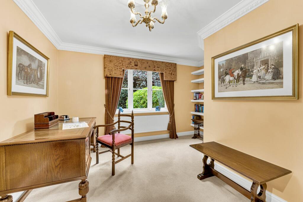 Additional image 18 of Spacious, 5 Bedroom home near the Whitegate Way