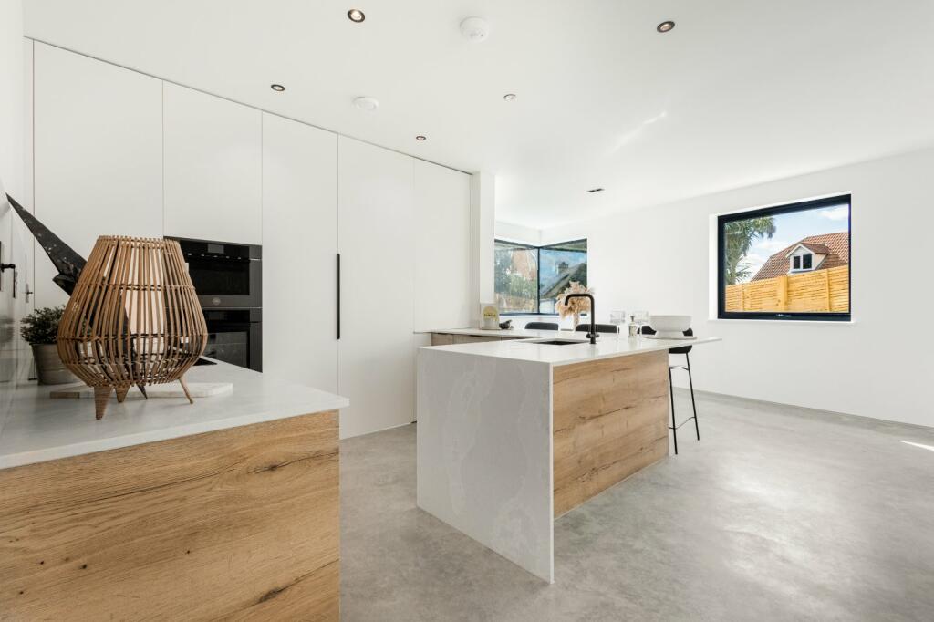 Additional image 4 of High Ridge, Hythe, Kent, CT21