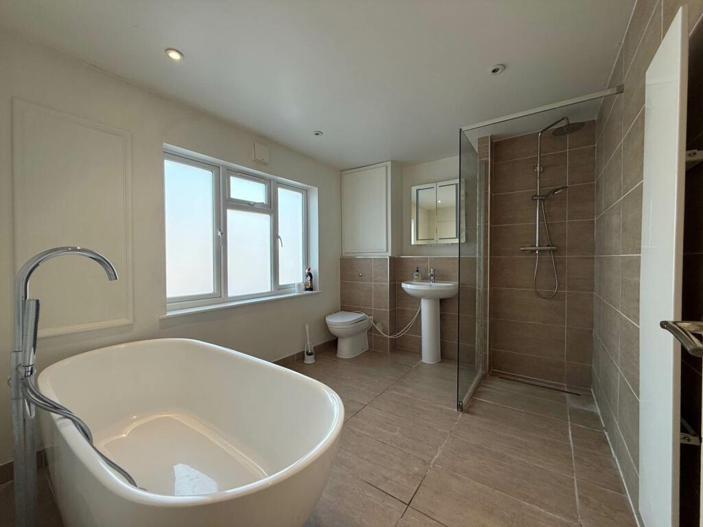 Additional image 8 of Ightham Road, Erith ** VIDEO & 3D FLOORPLAN AVAILABLE **