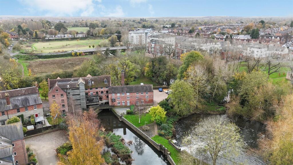 Additional image 10 of Trent Place, Warwick