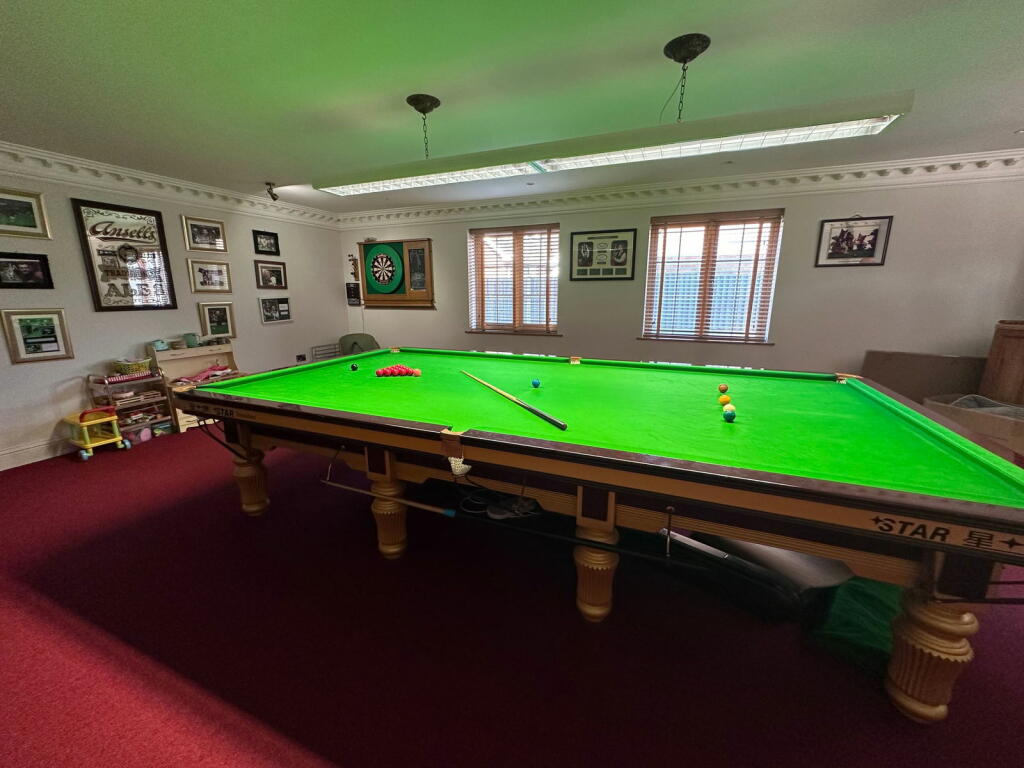 Additional image 12 of Luxury Home On Weston Lane, Bulkington, CV12 9RX