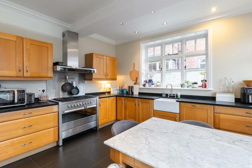 Additional image 50 of Castle Road, Kenilworth