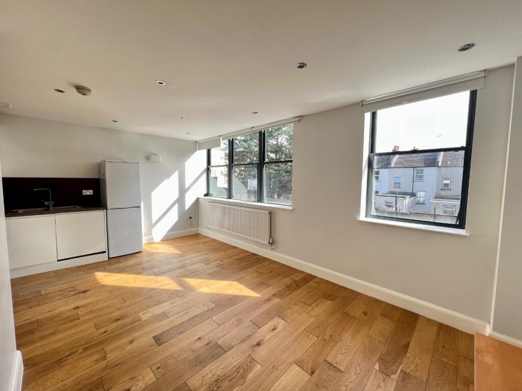 Additional image 13 of Stephenson House, The Grove, Gravesend, Kent, DA12