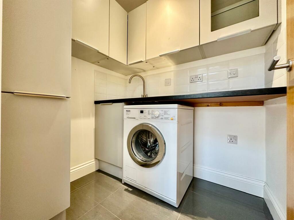 Additional image 23 of Farmer Ward Road, Kenilworth