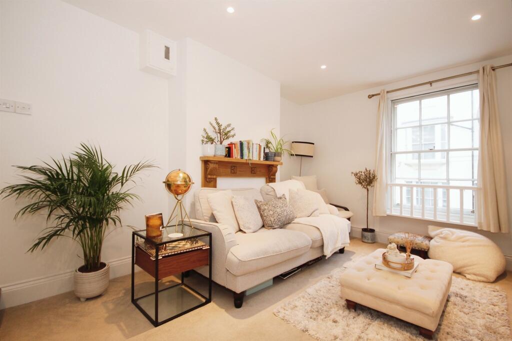 Additional image 14 of Neville Court, Jury Street, Warwick