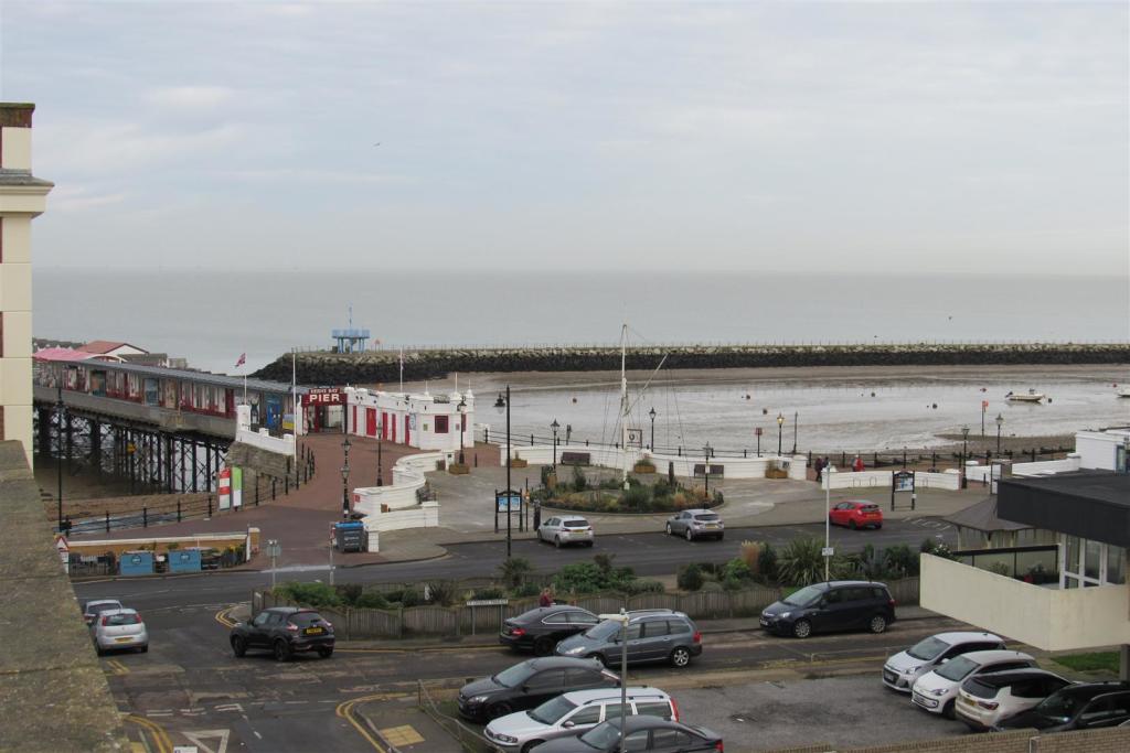Additional image 19 of Pier Avenue, Herne Bay