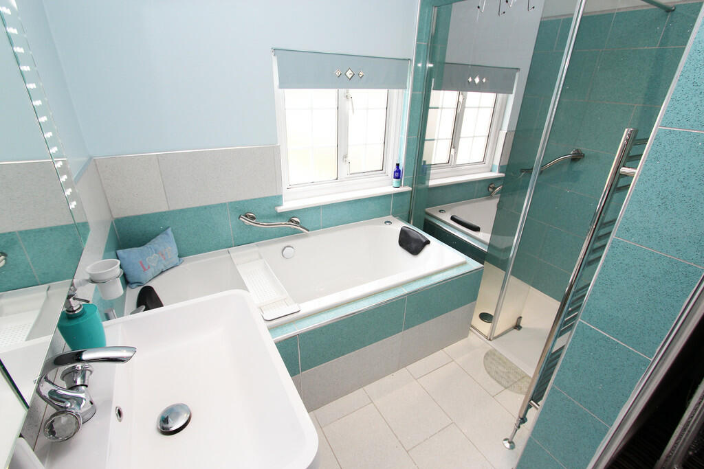 Additional image 33 of Singlewell Road, Gravesend