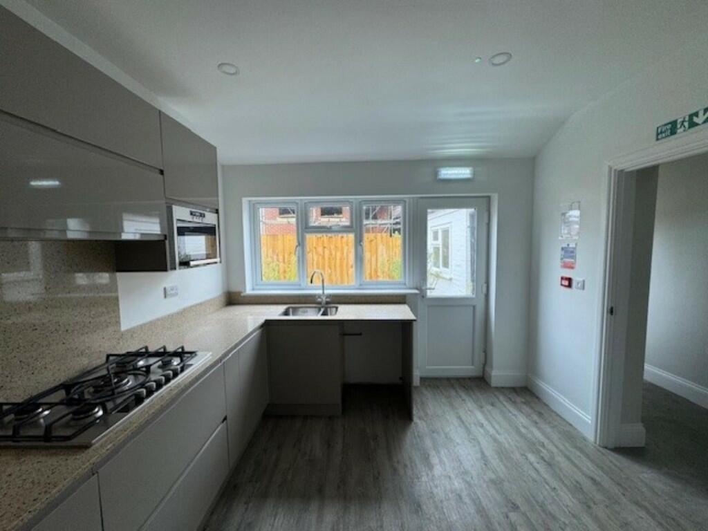 Additional image 10 of Commercial Property For Rent, Warwick Road, CV35 9ND