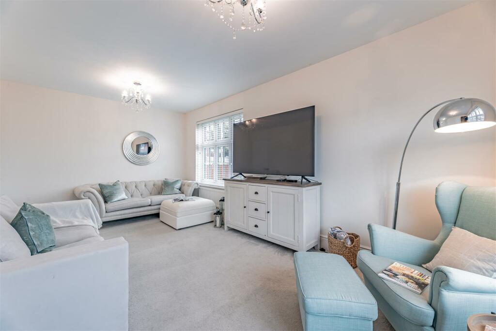 Additional image 4 of Immaculate detached Redrow property on prized cul-de-sac