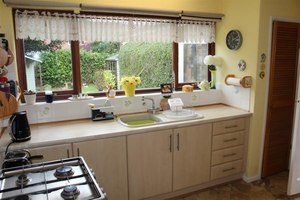 Additional image 3 of Leyfields Crescent, Warwick