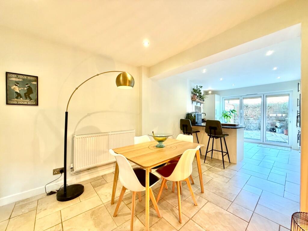 Additional image 4 of Sanctus Road, Stratford-Upon-Avon, Warwickshire, CV37