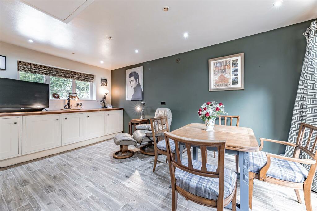 Additional image 18 of Exceptional detached period property tucked away on a quiet leafy road