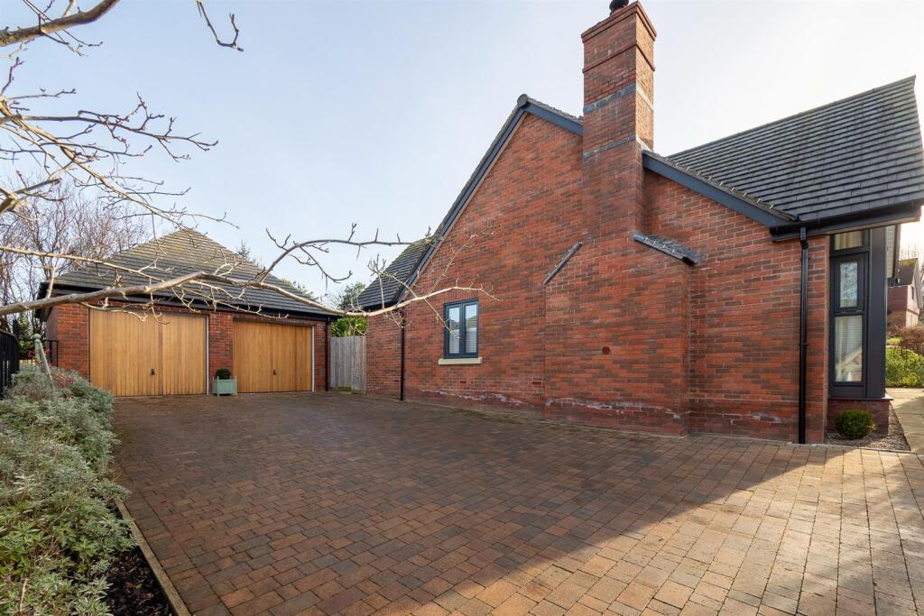Additional image 40 of Elmdon Close, Snitterfield, Stratford-upon-Avon